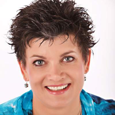 Stacy berg curtis 00c81e06d3397abfda5ec036a61927690ab276f02518bc938a0a16ea532b913d